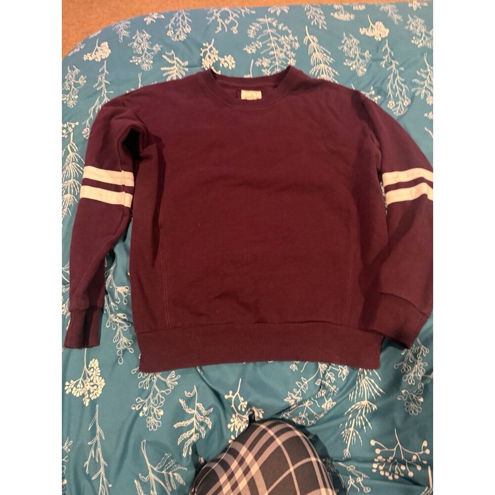6 FOR $10 Esstive size xs sweatshirt